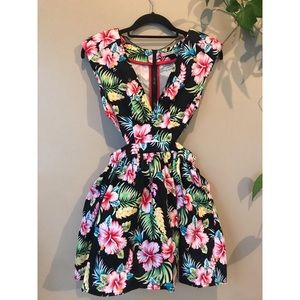 Mustard Seed Black Tropical Print Dress